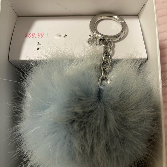 Michael Kors Key Ring. - Picture 1 of 2